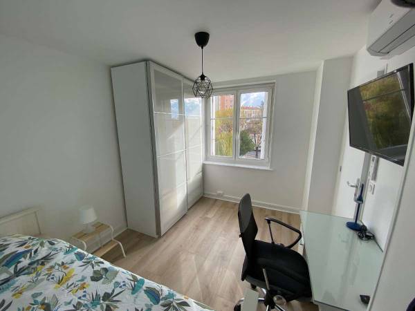 Colocation / Appartement 5 pièces de 64 m², Vénissieux, Rue Louise Michel / Photo 6