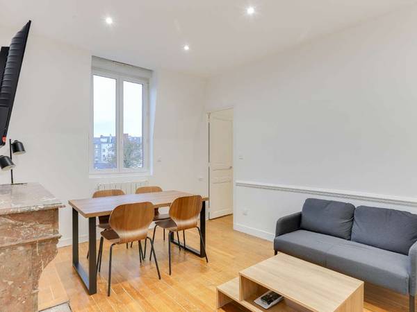 Location / Appartement 2 pièces de 42 m², Rennes, Avenue Jean Janvier / Photo 2
