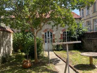 Résidence étudiante / 9 rooms building · 200 m², Agen, Avenue Jean Jaurès