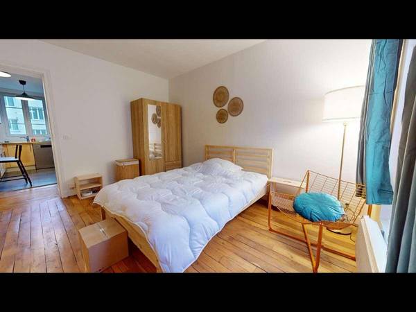 Colocation / Appartement 4 pièces de 48 m², Clichy, Rue Castérès / Photo 2