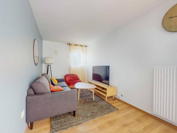 Colocation / Appartement 6 pièces de 100 m², Nanterre, 124 Rue Salvador Allende, / Photo 2