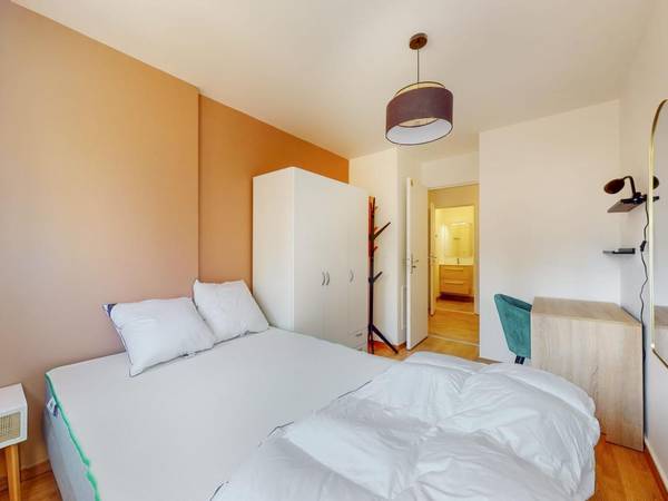 Room share / 6 rooms apartment · 100 m², Nanterre, 124 Rue Salvador Allende, / Photo 12