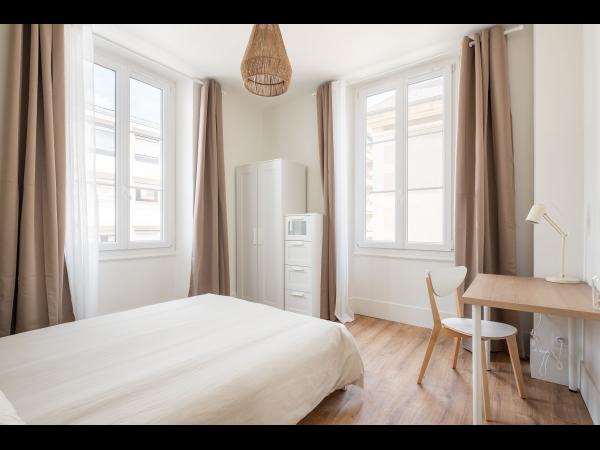 Colocation / Appartement 4 pièces de 60 m², Grenoble, Rue des Bergers / Photo 4