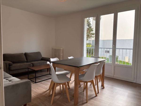 Colocation / Appartement 6 pièces de 91 m², Rennes, Rue Jules Lallemand / Photo 2