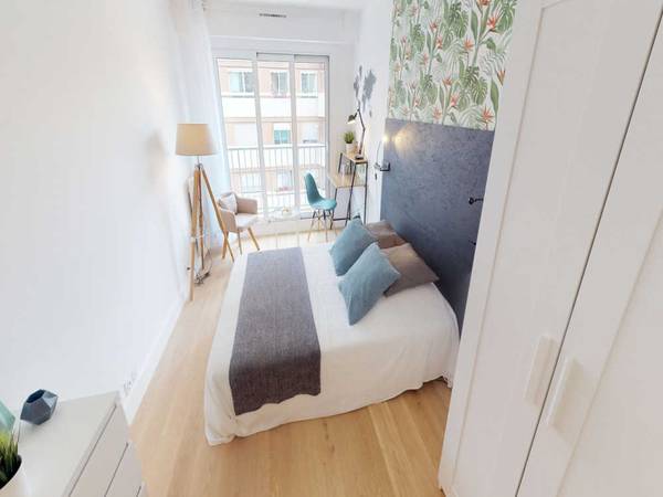 Colocation / Appartement 5 pièces de 110 m², Paris, Rue des Morillons / Photo 2