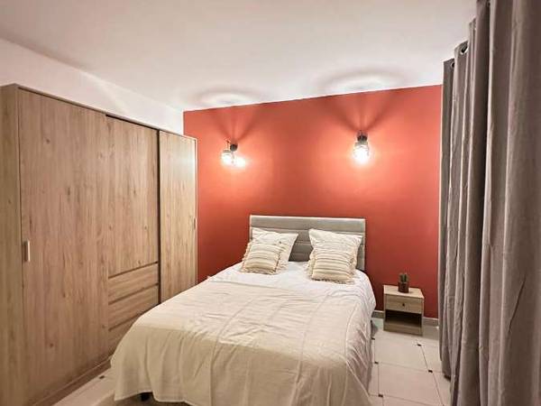 Colocation / Appartement 6 pièces de 100 m², Évry-Courcouronnes, Rue Henri Dunant / Photo 2