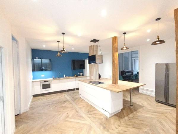 Colocation / Appartement 10 pièces de 220 m², Saint-Étienne, Rue du Onze Novembre / Photo 2