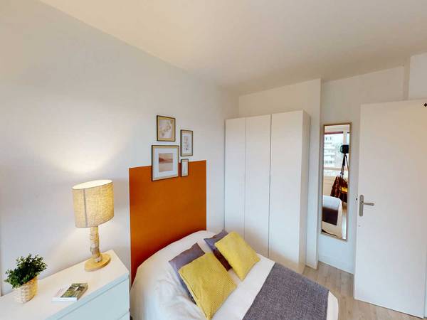 Colocation / Appartement 4 pièces de 90 m², Nanterre, Rue Salvador Allende / Photo 2