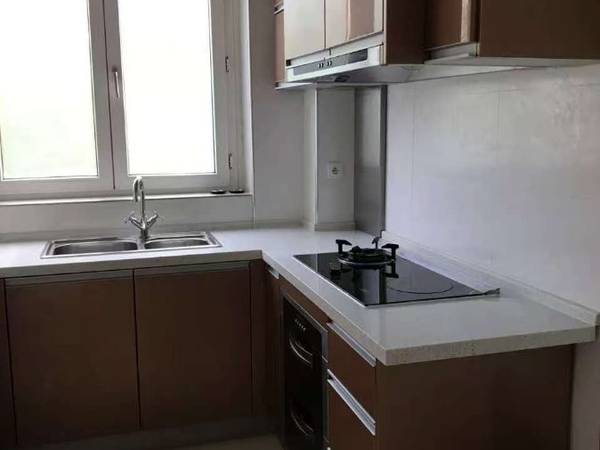Colocation / Appartement 5 pièces de 75 m², Rueil-Malmaison, Rue du Docteur Guionis / Photo 2