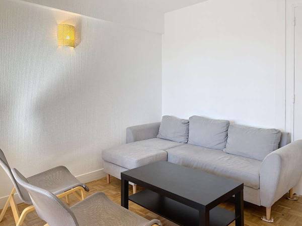 Colocation / Appartement 5 pièces de 80 m², Orléans, Allée des Roseraies / Photo 2