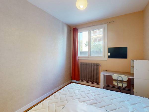 Colocation / Appartement 4 pièces de 70 m², Grenoble, Rue Prosper Mérimée / Photo 2