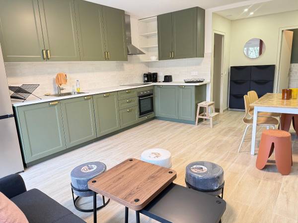 Colocation / Appartement 7 pièces de 110 m², Paris, Avenue de la Porte des Lilas / Photo 2