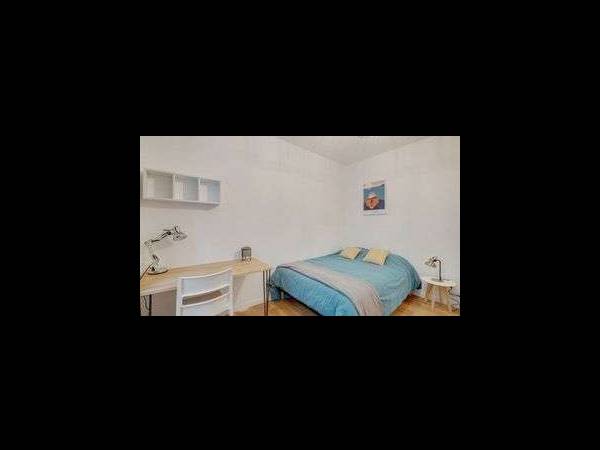 Colocation / Appartement 4 pièces de 80 m², Paris, Rue Lacuée / Photo 5