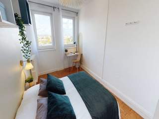 Room share / 4 rooms apartment · 90 m², Courbevoie, Avenue Marceau