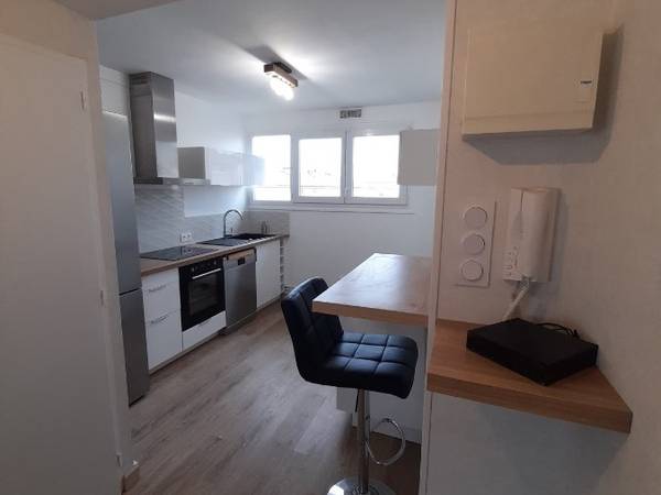 Colocation / Appartement 4 pièces de 75 m², Rennes, Square Henry Dunant / Photo 2