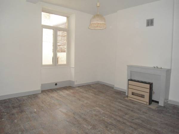 Location / Appartement 2 pièces de 62 m², Bar-sur-Aube, 28 Rue Beugnot / Photo 2