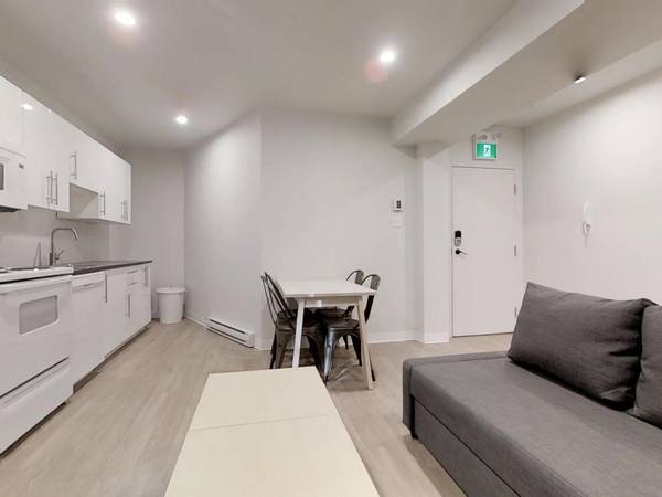 Colocation / Appartement 4 pièces de 81 m², Montréal / Photo 2