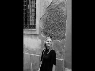 Inès